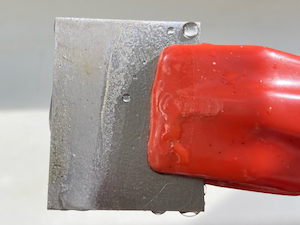 Ученые Пермского Политеха разработали заменитель легковоспламеняющихся жидкостей для промывки деталей