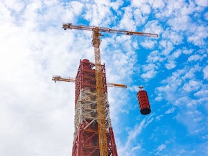 Западно-Сибирский металлургический комбинат достроил башню серогазоочистки