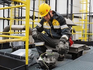 Новая установка «Самотлорнефтегаза» по производству спецраствора повышает эффективность работы нефтесервиса