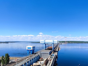 Саратовская ГЭС закрыла последний глубинный водосброс