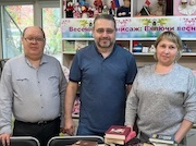«НОВАТЭК-Челябинск» обновил книжный фонд библиотеки для слабовидящих