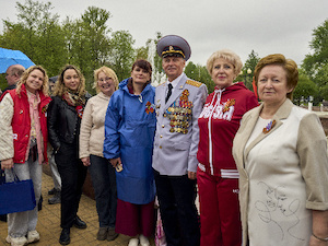 В Обнинске высадили 50 кустов сирени на аллее у мемориала «Вечный огонь»