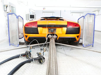 Lamborghini разработает гибридные и биотопливные суперкары