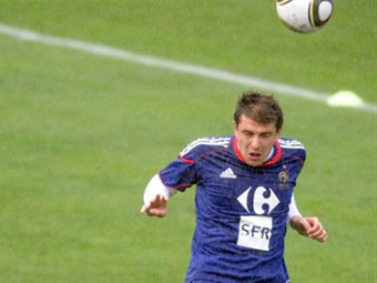 Вратарь сборной Франции выбыл из строя до конца ЧМ-2010