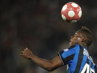 Нападающего 