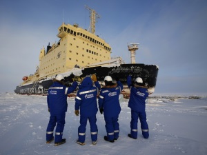 «Газпром нефть» завершила первый зимний сезон вывоза нефти с Ямала морем