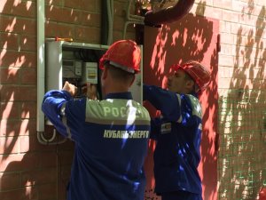 Кубаньэнерго устанавливает «умные» счетчики в Геленджикском районе