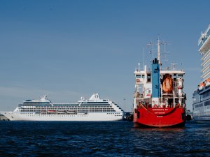 «Газпромнефть Марин Бункер» выполнил первую бункеровку у причала в порту Бронка