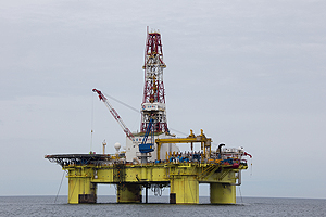 «Роснефть» и Statoil ASA начали бурение поисковой скважины в Охотском море