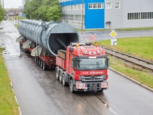 Ижорские заводы отправили на Московский НПЗ партию крупногабаритного оборудования