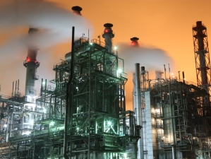 Fitch повысил рейтинг СИБУРа до инвестиционного уровня «BBB-»