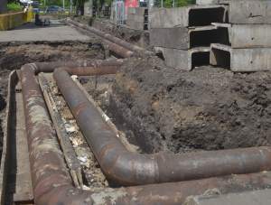 СГК ремонтирует теплотрассу в центре Новокузнецка