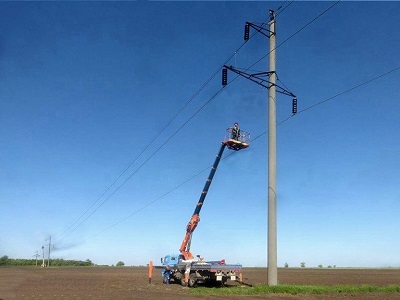 «Саратовские сети» заменили 912 фарфоровых изоляторов на ЛЭП 110 кВ Горный – Ершов