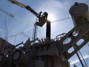 «ФСК ЕЭС» установила новое силовое оборудование на подстанции 220 кВ «Дальняя»