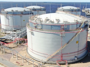 Петербургский нефтяной терминал увеличил объем резервуарного парка на 10%
