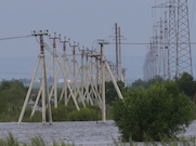 Бригады «Амурских электрических сетей» добираются в затопленные села по воде
