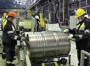 Грузите нефтепродукты бочками