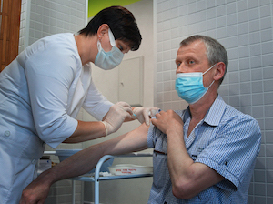 На Горно-химическом комбинате организован дополнительный прививочный пункт