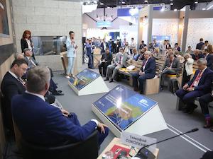 Перспективы реализации цифровых технологий для развития транспортной отрасли страны обсудили на ПМЭФ-2021