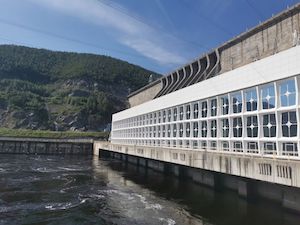 Зейская ГЭС сдерживает летний паводок