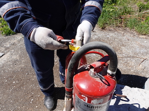 Персонал Новосибирской ГЭС получил практические навыки в пожаротушении
