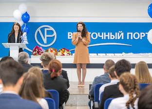 Фонд «Восточный Порт» вручил лучшим ученикам Врангеля стипендию имени В.А. Васяновича