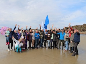 Волонтеры Росатомфлота привели в порядок побережье в поселке Териберка