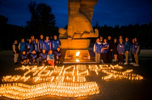 В Самарской области сотрудники двух газовых компаний внесли лепту в акцияи «Свеча памяти» и «Огненные картины победы»