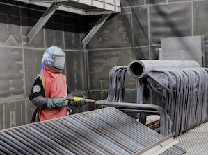 «Красный котельщик» приобрел современную дробеструйную камеру