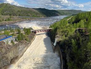 Каскад Вилюйских ГЭС открыл сегментный затвор водосброса