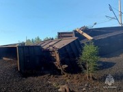 В Приамурье сошел с рельсов и загорелся грузовой поезд с углем