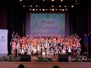 «РН-Уватнефтегаз» вручил портфели будущим первоклассникам Тюменской области