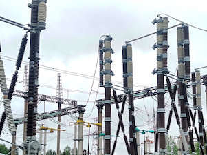 МЭС Северо-Запада обновят изоляцию на крупном энергоузле Ленинградской области