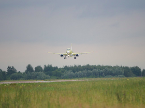 Полностью импортозамещенный «Суперджет» впервые перелетел на отечественных двигателях ПД-8 почти через всю Россию