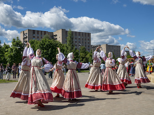 «Росатом» поддержал фестиваль русской культуры «Марьинская балалайка» в Удомле