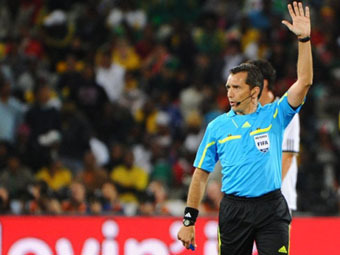 Арбитр матча Германия - Англия отчислен с ЧМ-2010