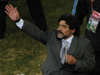 Чемпион мира обозвал Марадону шутом