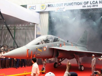 Индия показала прототип палубного истребителя