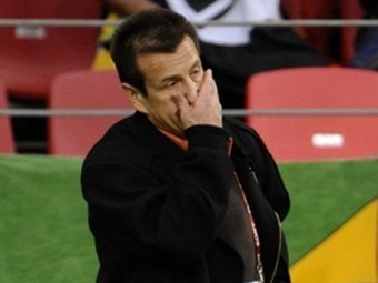 Сборная Бразилии осталась без главного тренера