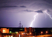 «Ростовэнерго» восстанавливает электроснабжение после очередной грозы