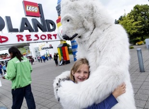 Гринпис требует, чтобы требуют, чтобы LEGO прекратила «отмывать» имидж Shell