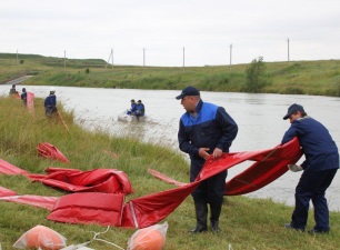 На Каскаде Кубанских ГЭС прошли тренировки по ликвидации разлива нефтепродуктов