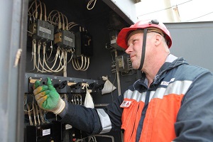 ФСК ЕЭС усиливает защиту ЛЭП от грозовых разрядов в Подмосковье