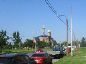 «Ленсвет» устанавливает новое светотехническое оборудование на Прибрежной улице