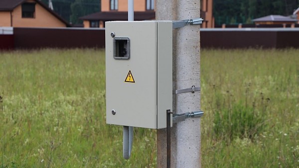 Энергетики МРСК Северного Кавказа устанавливают приборы учета электроэнергии на территории Махачкалы