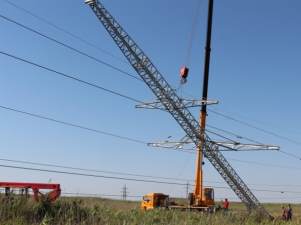 «Россети Кубань» применили современный тип опор при ремонте ЛЭП в плавнях Калининского района