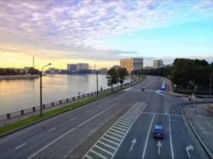 «Ленсвет» реконструирует освещение на участке проспекта Обуховской Обороны