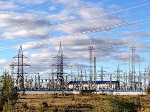 «ФСК ЕЭС» устанавливает коммутационное оборудование на одной из крупнейших подстанций Ямала – 500 кВ «Тарко-Сале»