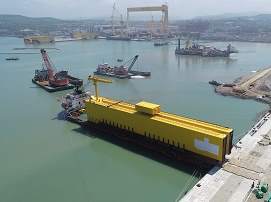 На судоверфь «Звезда» доставлен второй кран «Голиаф»