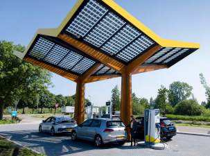 ABB и Fastned отмечают открытие 100-й заправки для электромобилей